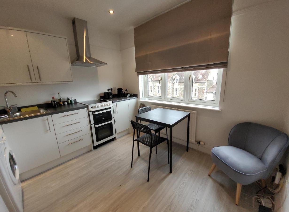Quiet Terraced House Privatunterkunft *
